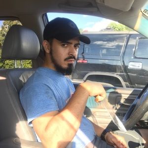 Meet your Posher, Alvaro